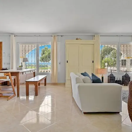 Heismax Ref #40 Villa Marbellac